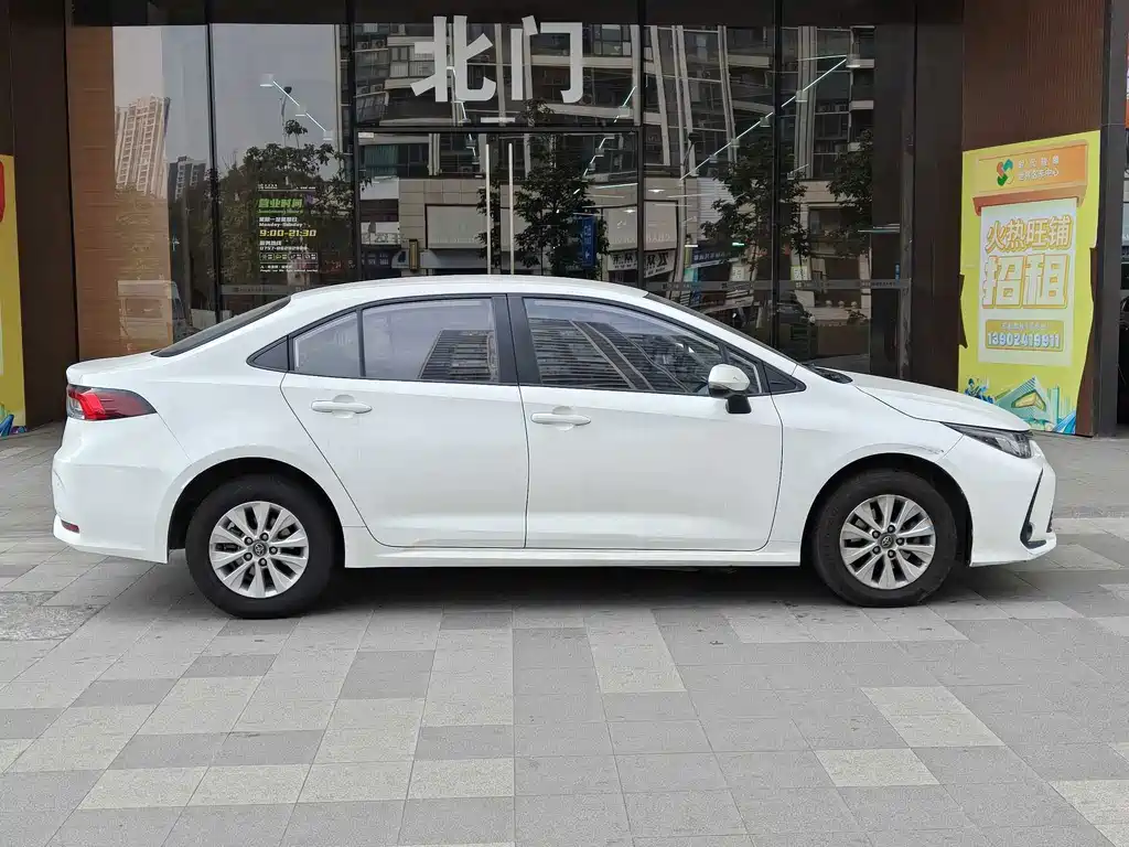 Toyota Corolla 2023 — фото 15