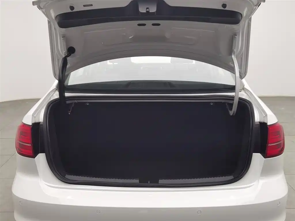 Volkswagen Sagitar 2018 — фото 16