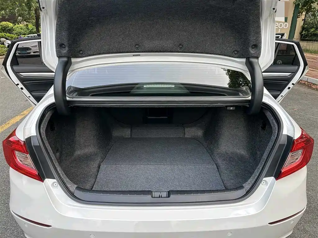 Honda Accord 2020 — фото 13