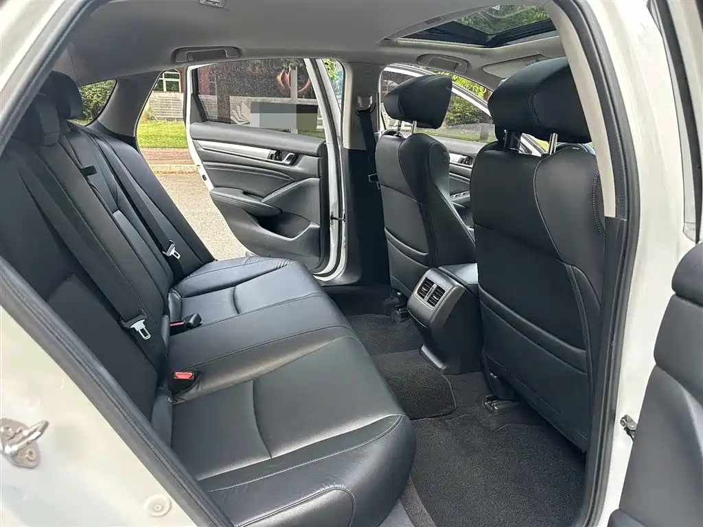 Honda Accord 2020 — фото 12