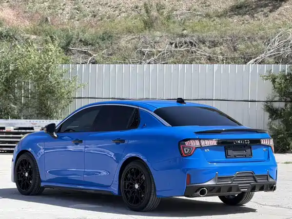 Lynk & Co 03 2022