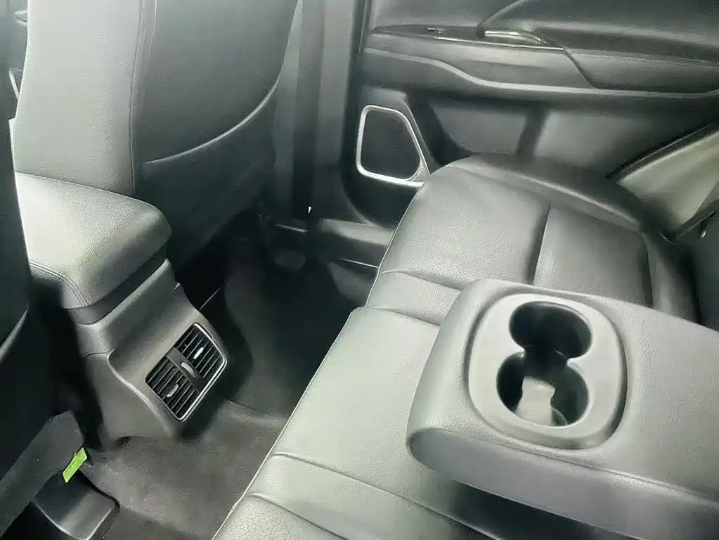 Mitsubishi Outlander 2018 — фото 11
