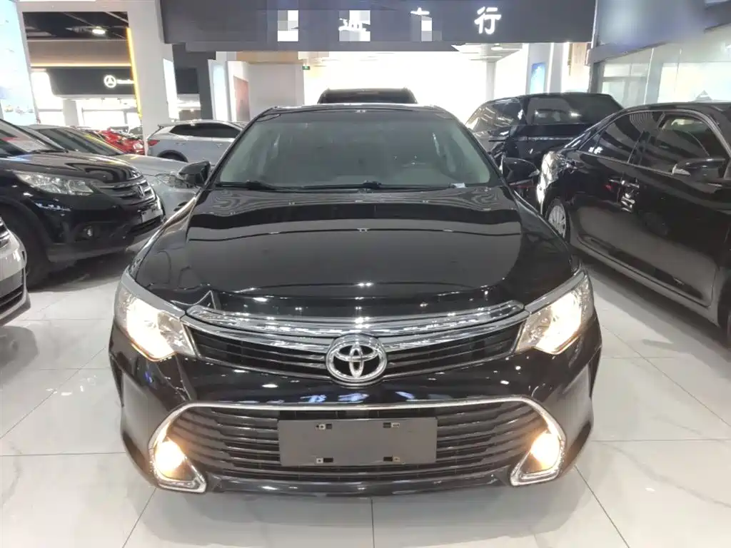 Toyota Camry 2017 — фото 3