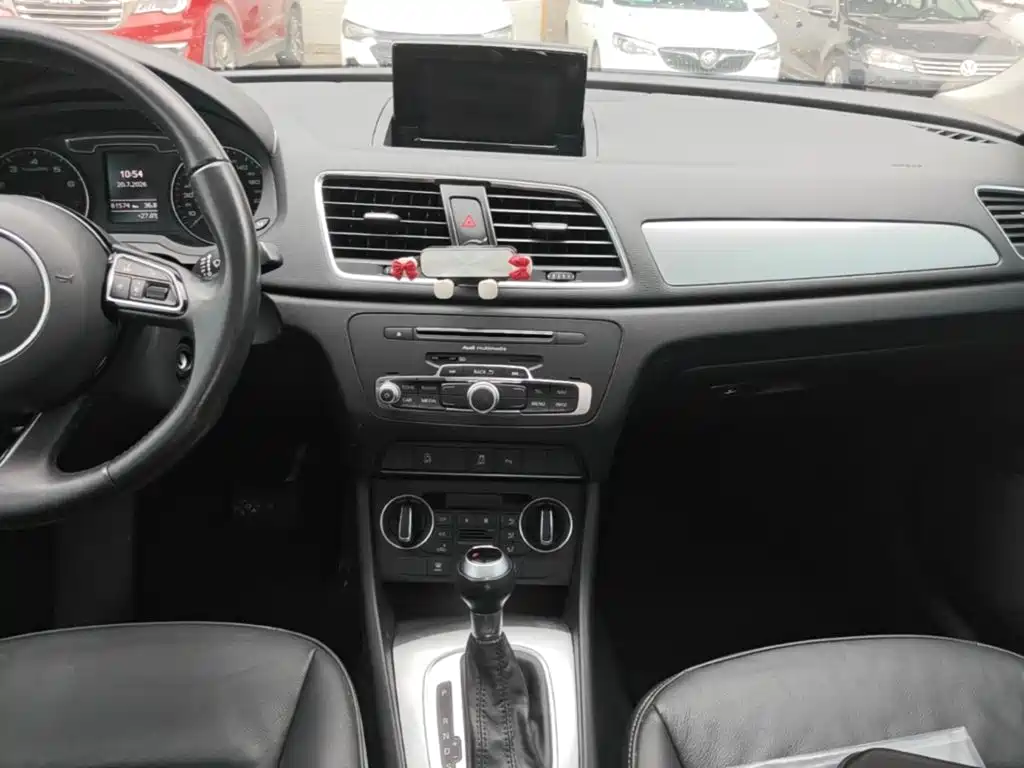 Audi Q3 2017 — фото 13
