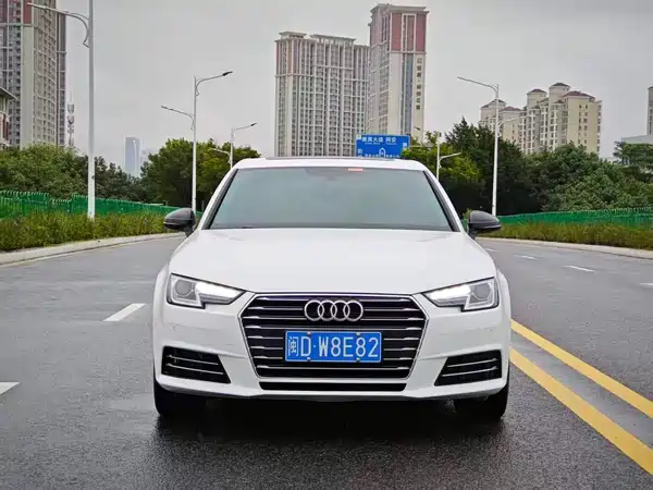 Audi A4L 2018
