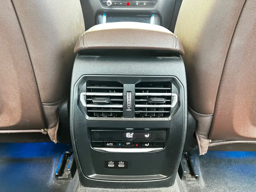 BMW 3 Series 2023 — фото 17