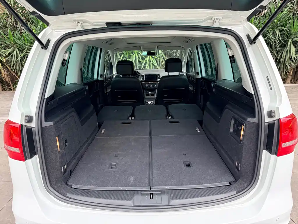 Volkswagen Sharan 2015 — фото 16