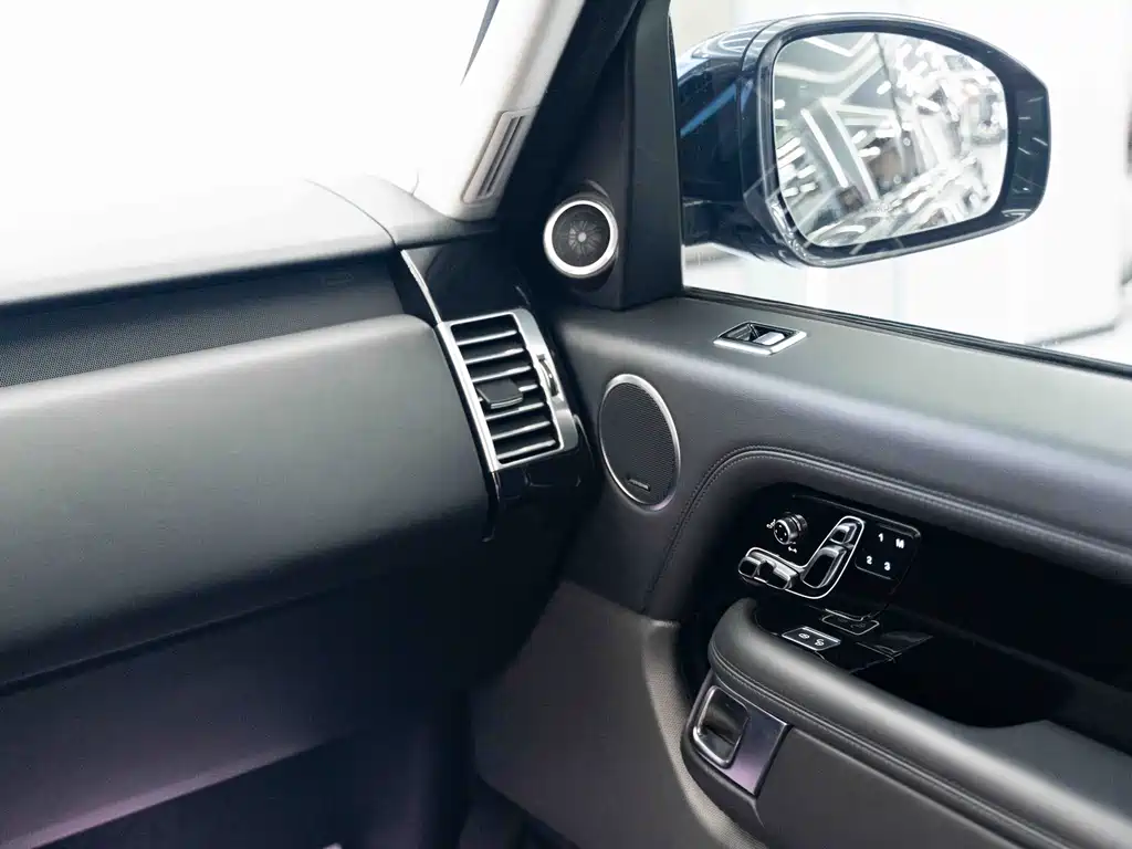 Land Rover Range Rover 2019 — фото 17