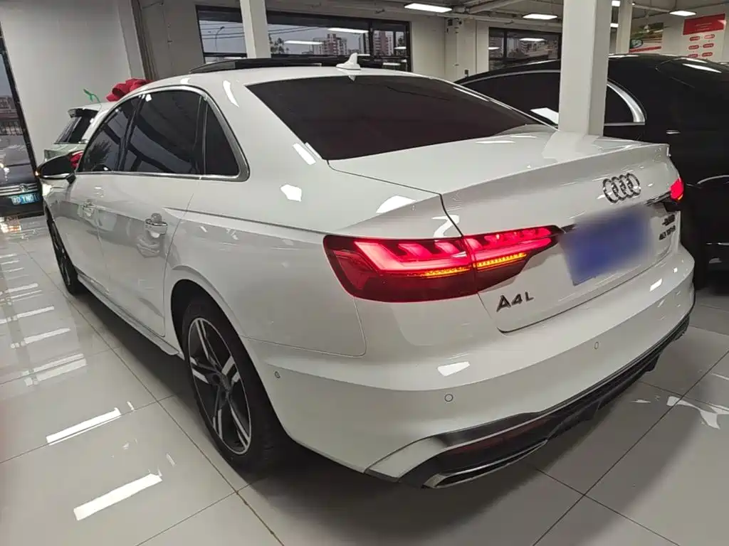 Audi A4L 2020