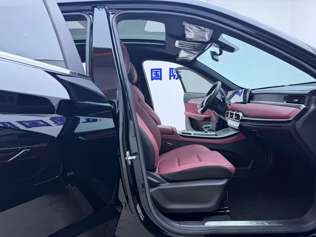Jetour Jietu X70 PLUS 2023 — фото 15