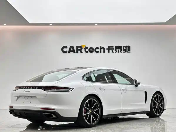 Porsche Panamera 2022