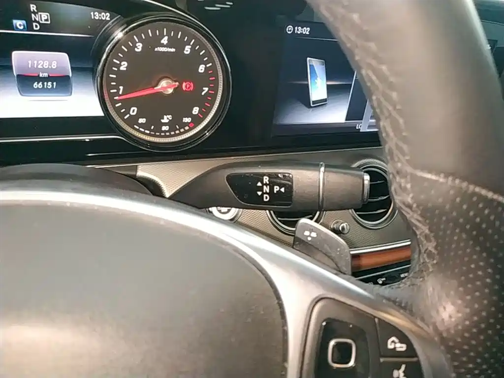 Mercedes-Benz E-Class 2018 — фото 14