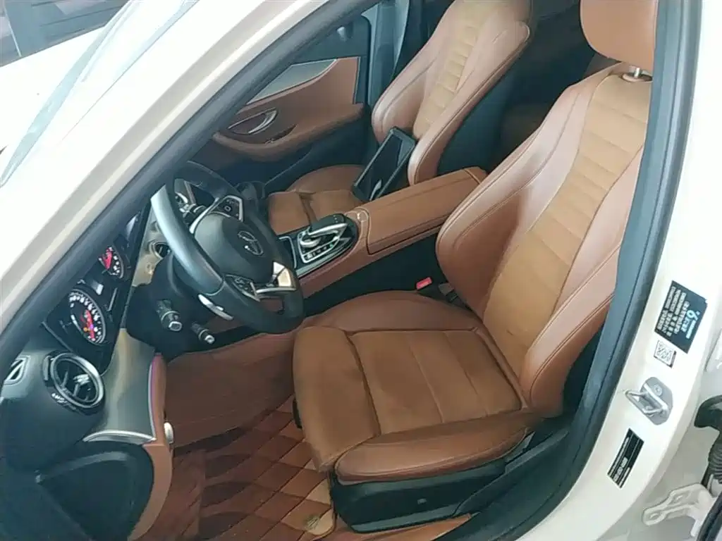Mercedes-Benz E-Class 2018 — фото 15