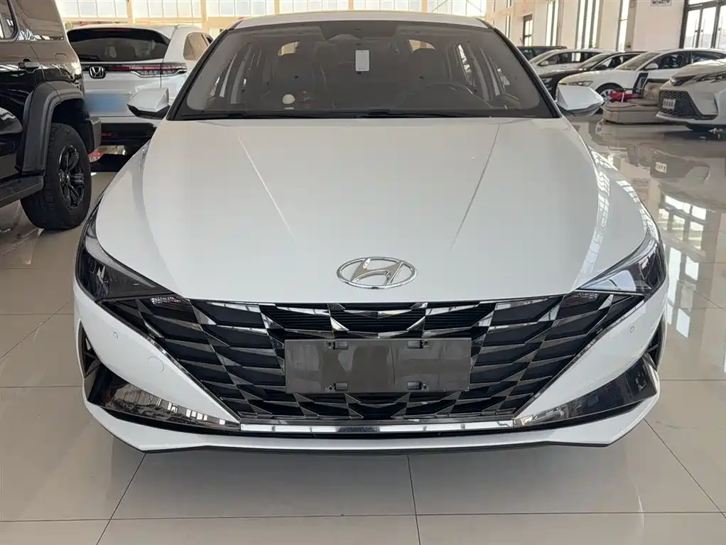 Hyundai Elantra 2021 — фото 16