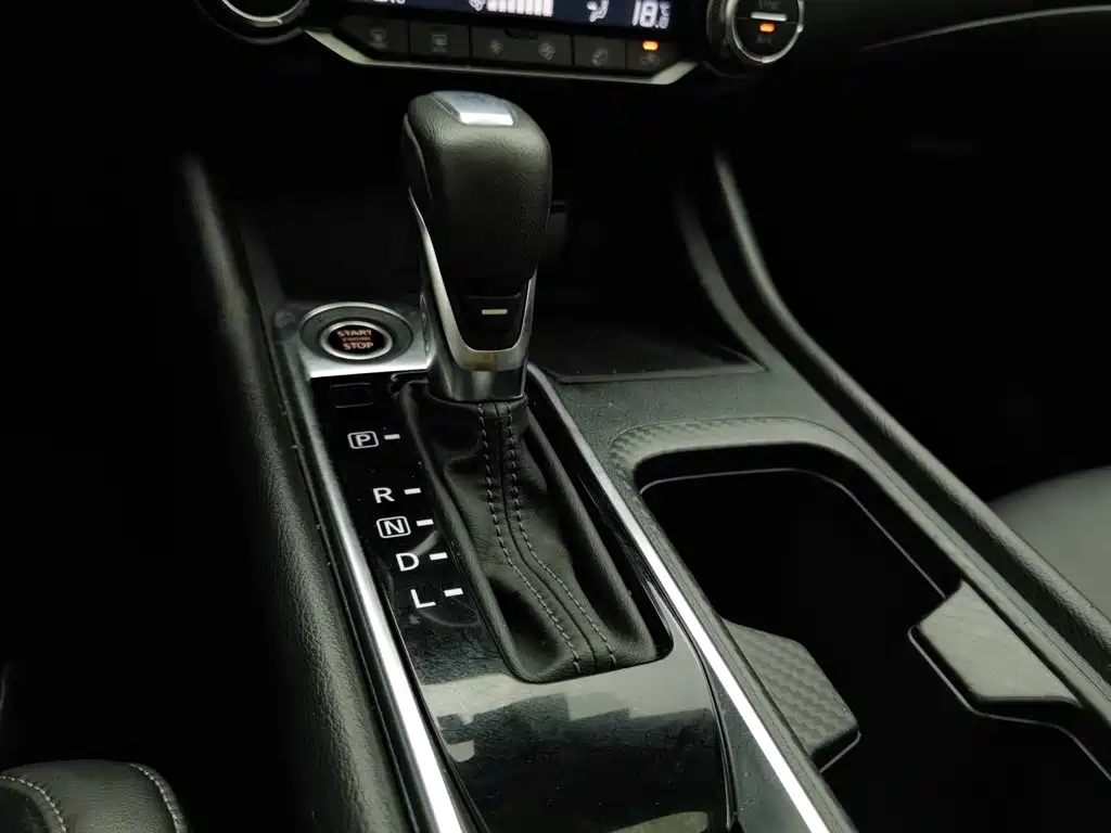 Nissan Sylphy 2021 — фото 13