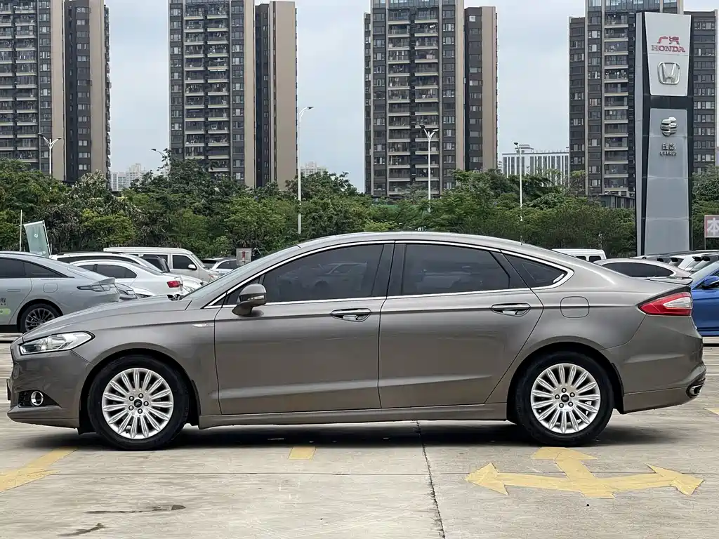 Ford Mondeo 2014 — фото 7