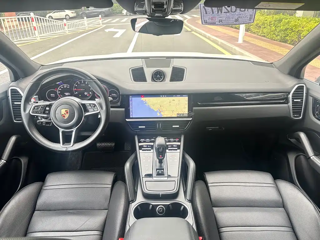 Porsche Cayenne 2019 — фото 11