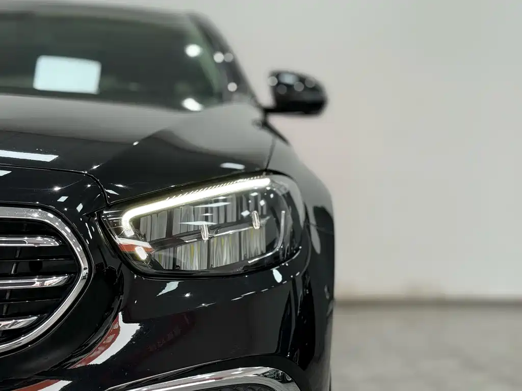 Mercedes-Benz E-Class 2022 — фото 16