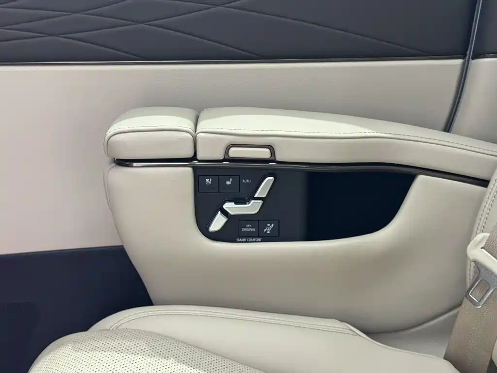 Toyota Alphard 2024 — фото 27