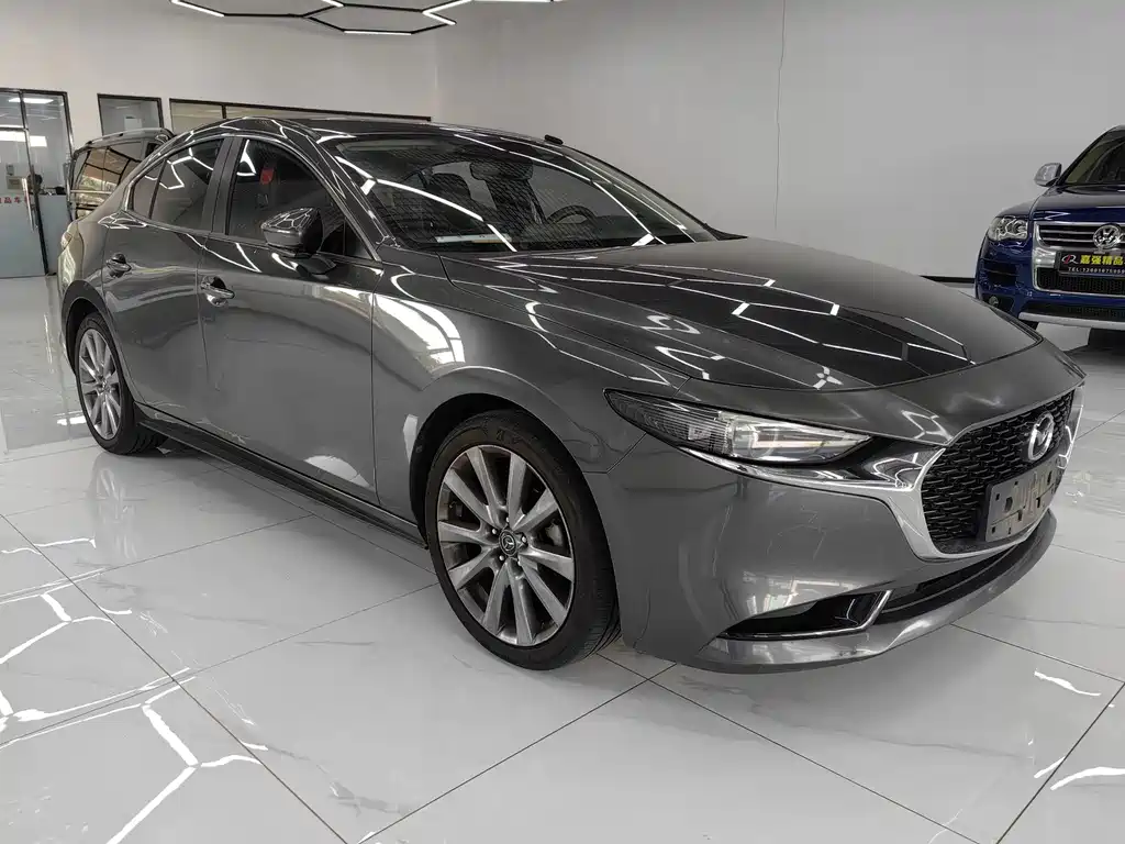 Mazda 3 Axela 2019 — фото 3