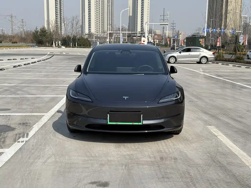 Tesla Model 3 2025 — фото 2
