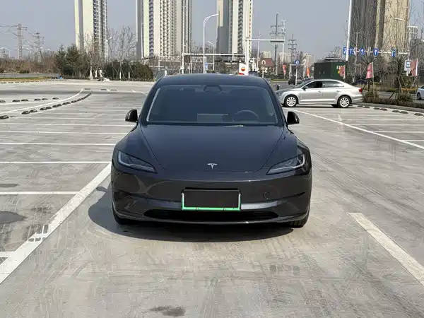 Tesla Model 3 2023