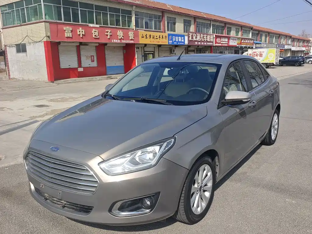 Ford Escort 2015