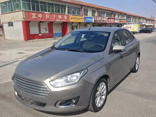 Ford Escort 2015