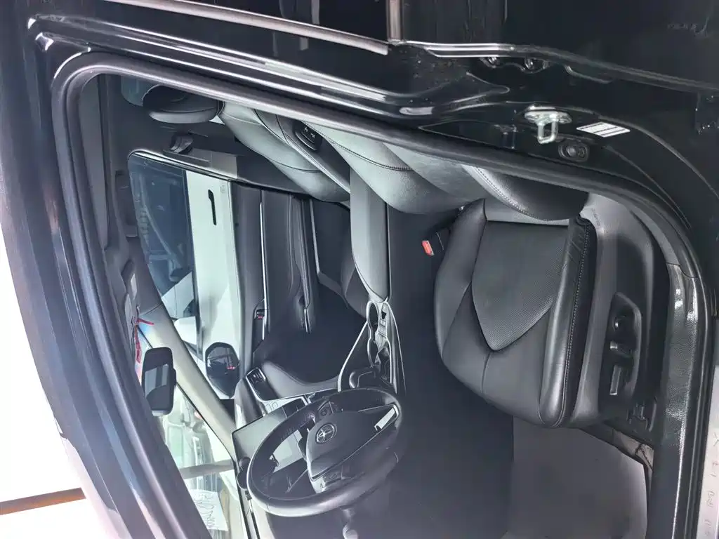Toyota Camry 2023 — фото 10