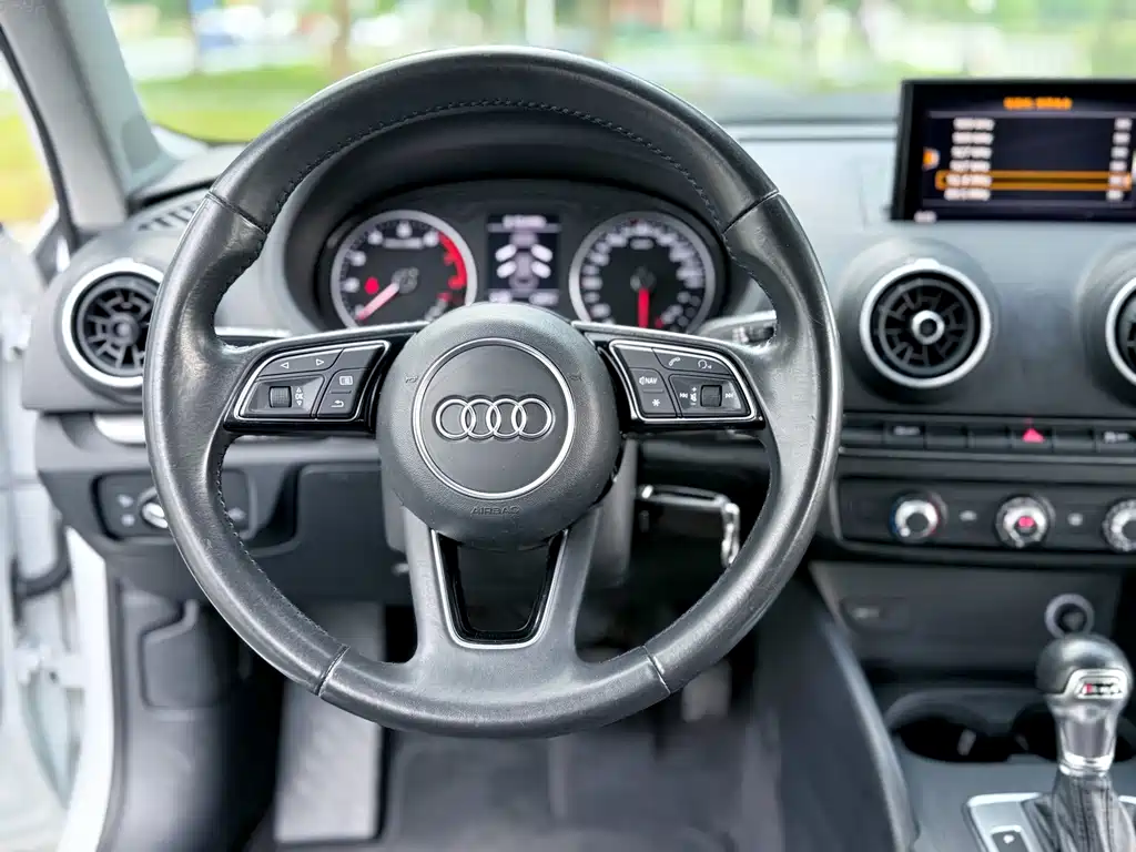 Audi A3 2018 — фото 12