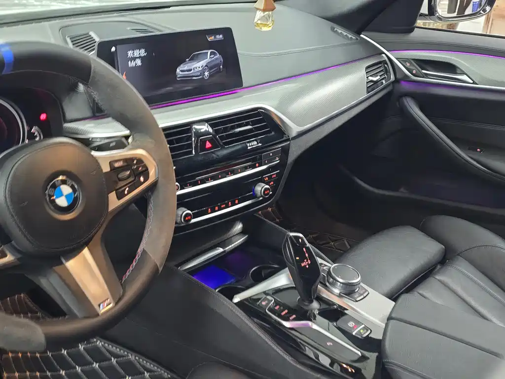 BMW 5 Series 2018 — фото 6
