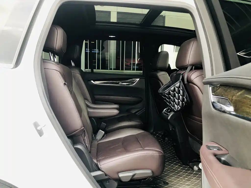Cadillac XT6 2020 — фото 14