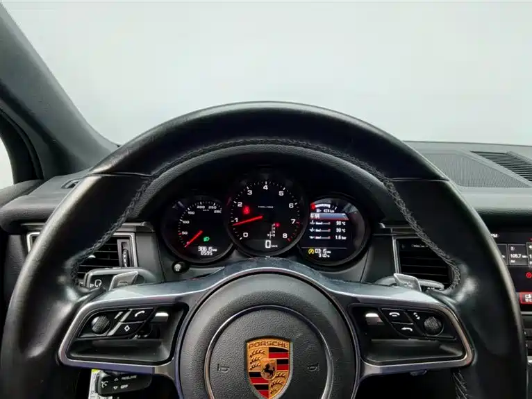 Porsche Macan 2018 — фото 9