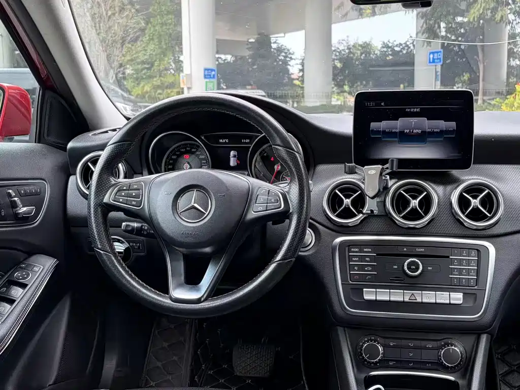Mercedes-Benz GLA 2018 — фото 10