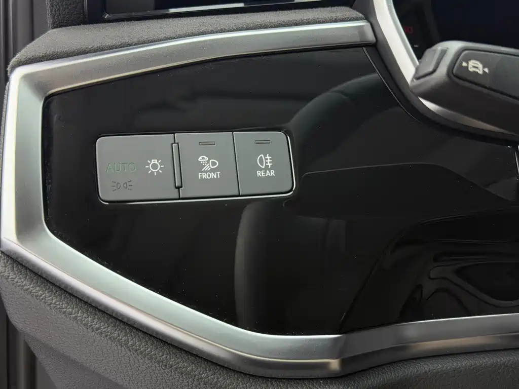 Audi Q3 2023 — фото 19