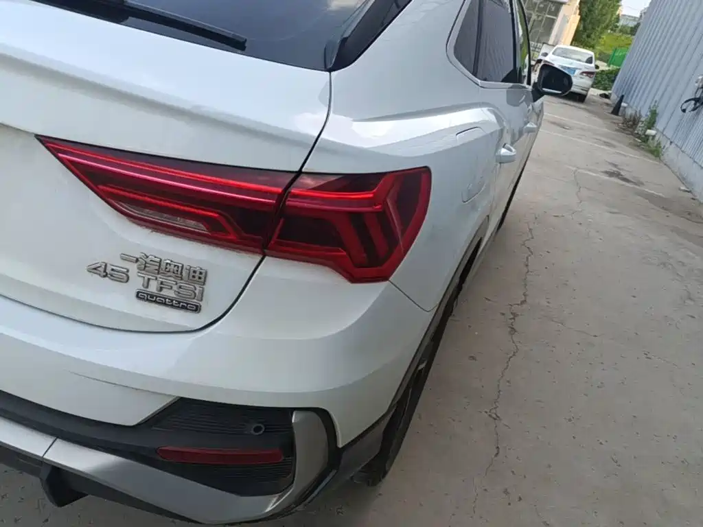 Audi Q3 Sportback 2021 — фото 8
