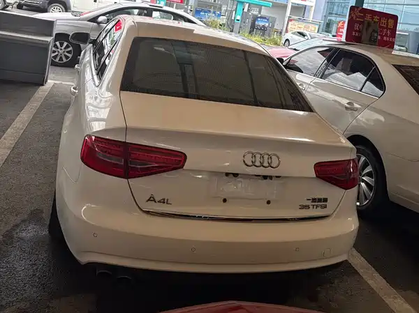 Audi A4L 2014