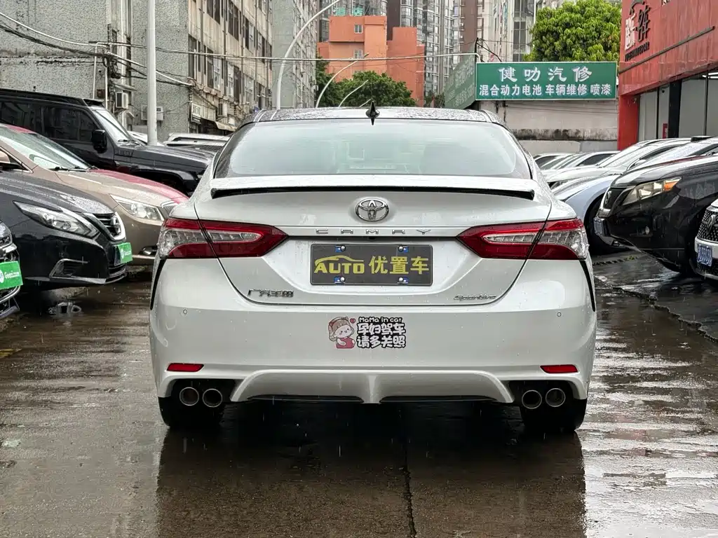 Toyota Camry 2022 — фото 3