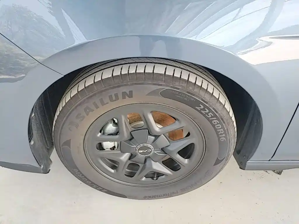 BYD Seal 05 DM-i 2025 — фото 23