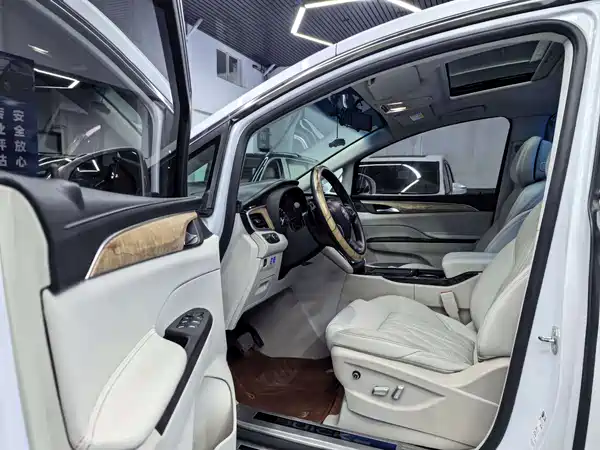 Buick GL8 2020