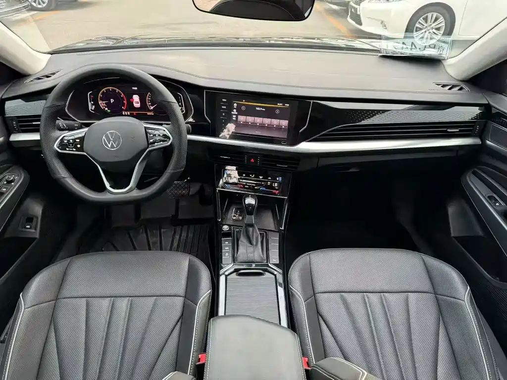 Volkswagen Passat 2024
