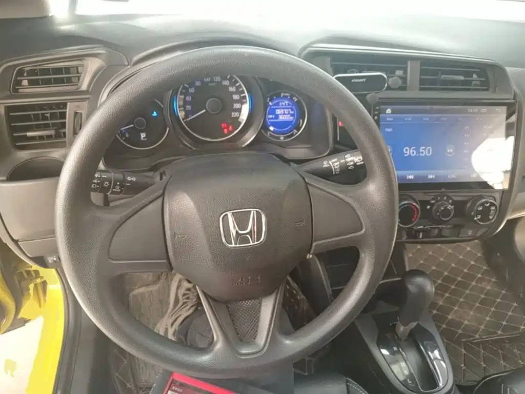Honda Fit 2018 — фото 11