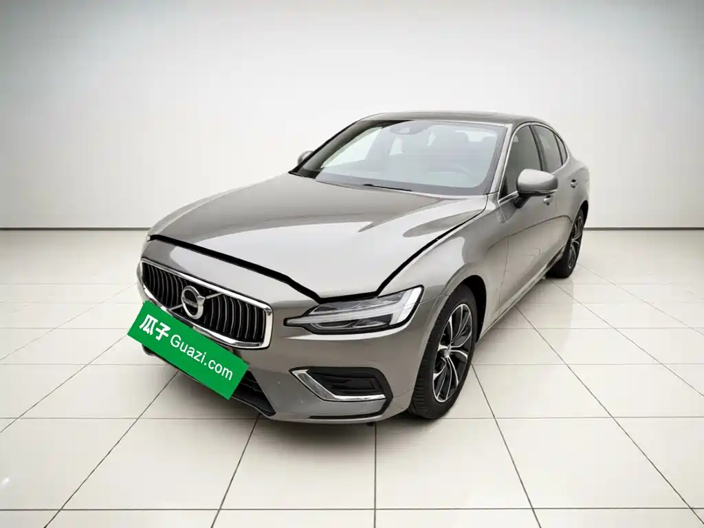 Volvo S60 2021 — фото 1