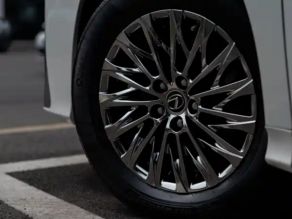 Lexus LM 2020