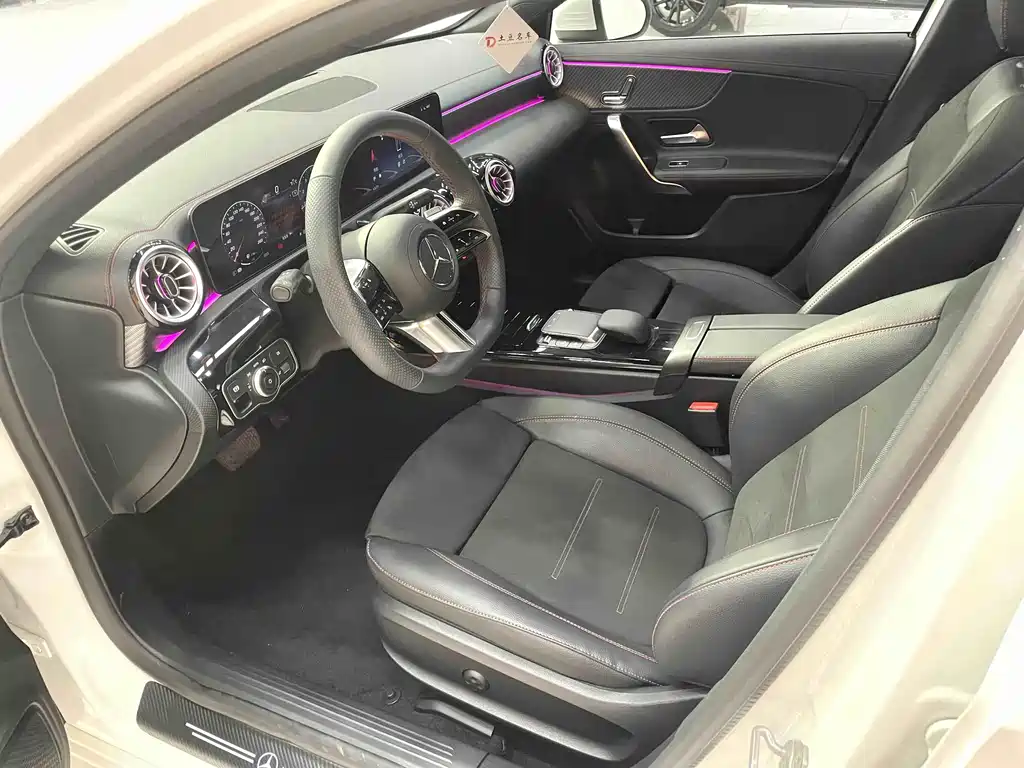 Mercedes-Benz A-Class 2023 — фото 7