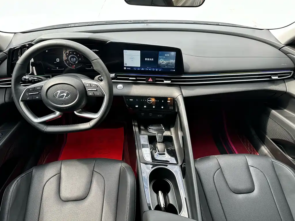 Hyundai Elantra 2023 — фото 11