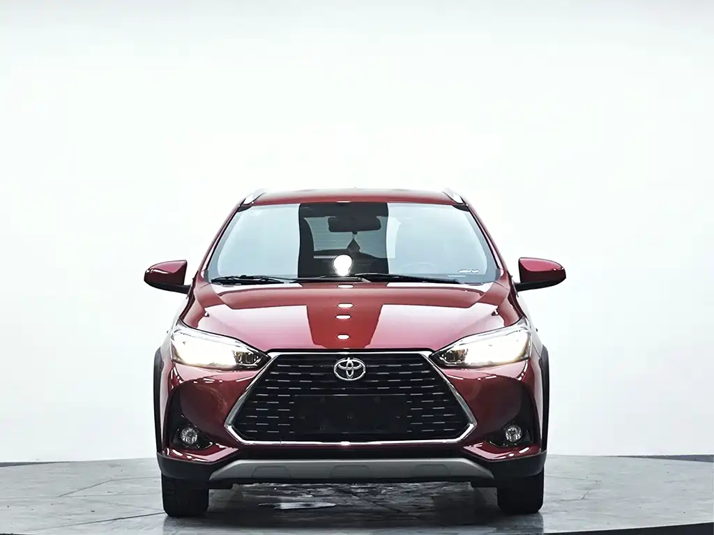 Toyota Yaris L 2023 — фото 3