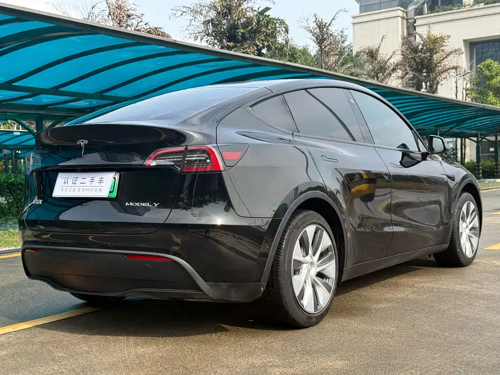 Tesla Model Y 2022 — фото 11