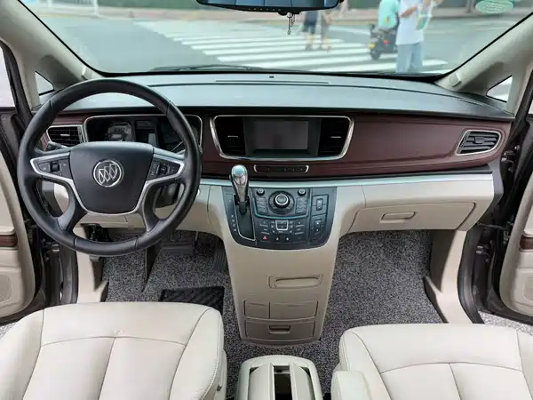 Buick GL8 2016