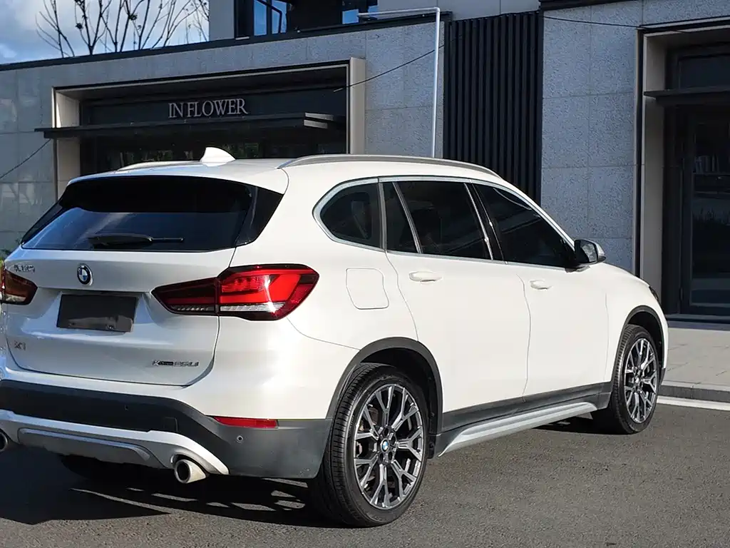 BMW X1 2021 — фото 4